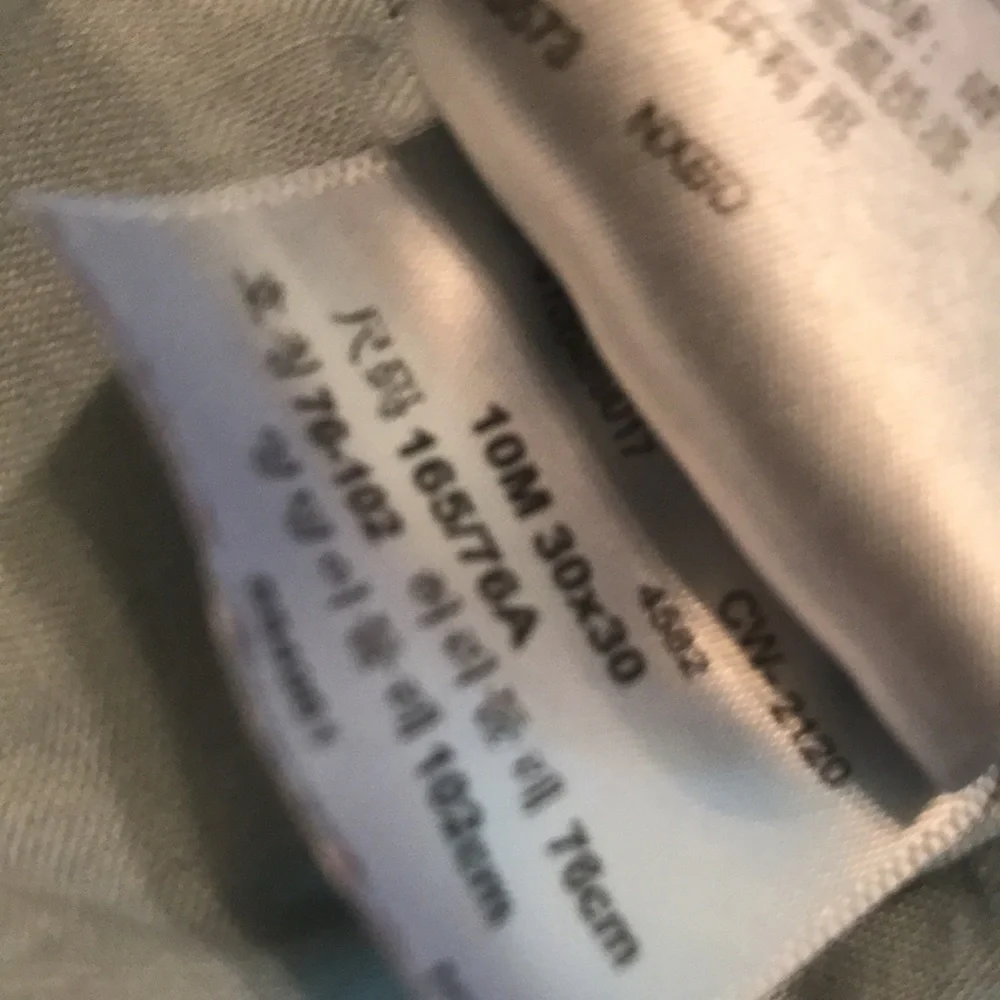 ❤️ (8) Ladies Levi’s jeans size 10 medium 30 x 30Cute hair, stretchy material. - Picture 9 of 10